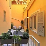 Monti Luxury Patio Apartment